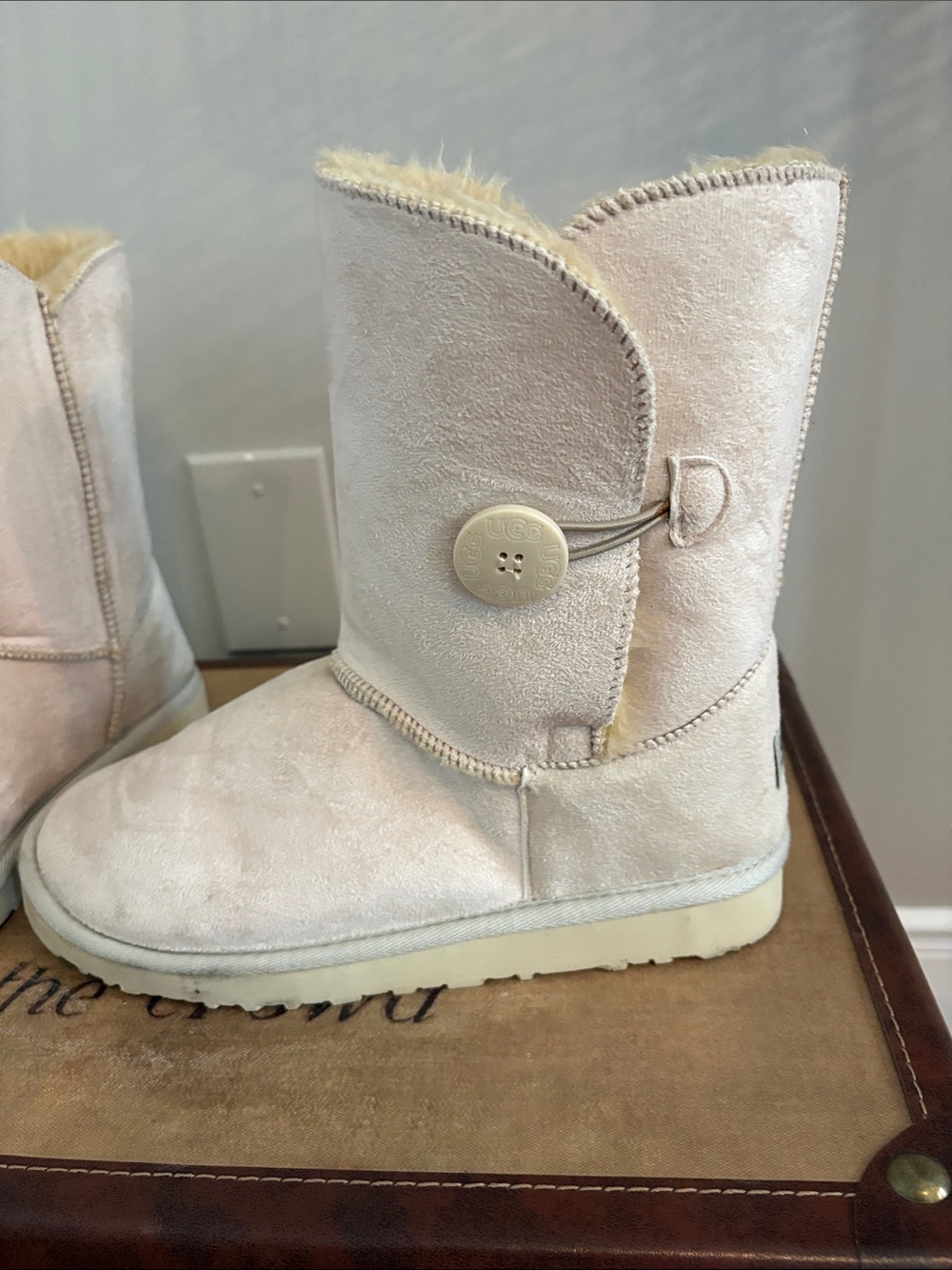 UGG Women's Button Short Boots Cream Colored